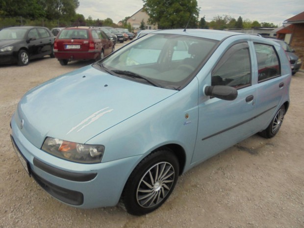 Fiat Punto 1.2 Active Magyarországi.Szervizköny...