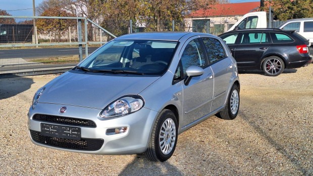 Fiat Punto 1.2 Easy Vgig vezetett szervizknyv...