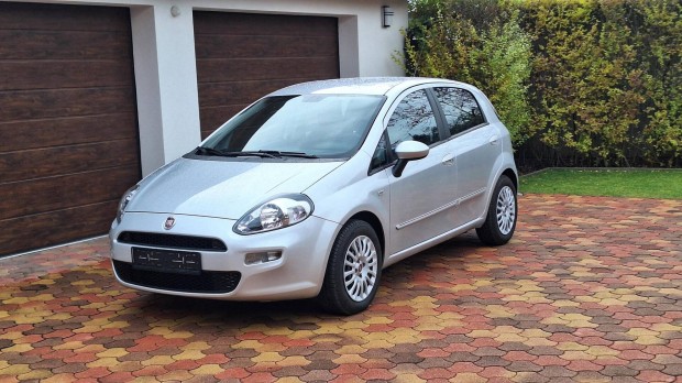 Fiat Punto 1.2 Easy Vgig vezetett szervizknyv...