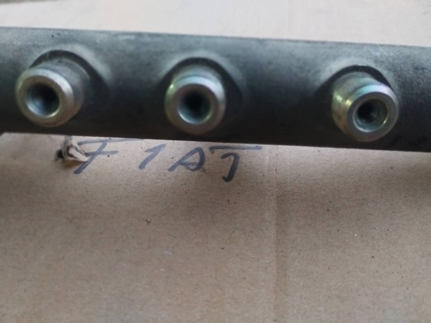 Fiat Punto 1.3 mjet 188A9000 Rail cső központi üzemanyag ellató cső.