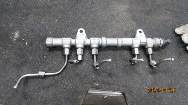 Fiat Punto 2012-2015 1.3D Közösnyomócső üzemanyag csövekkel 55272136
