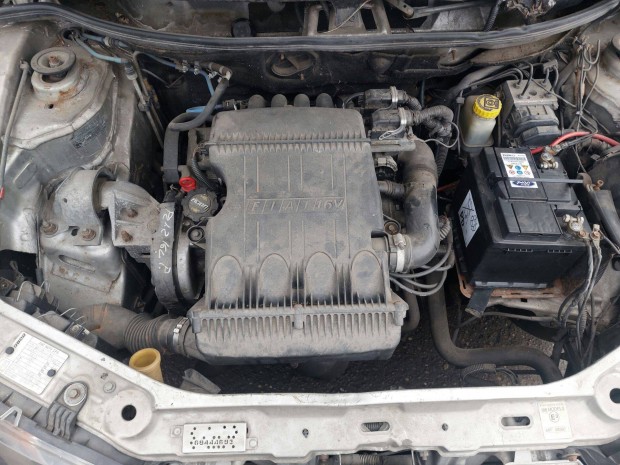 Fiat Punto 2 1.2 16V v�lt�