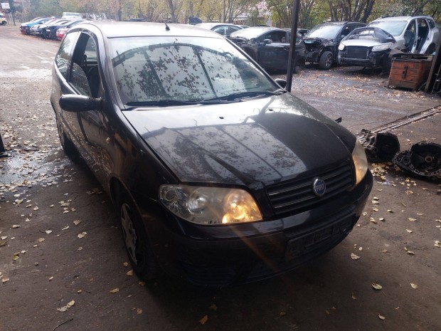 Fiat Punto 2 karosszéria elemei 632T Black HWB