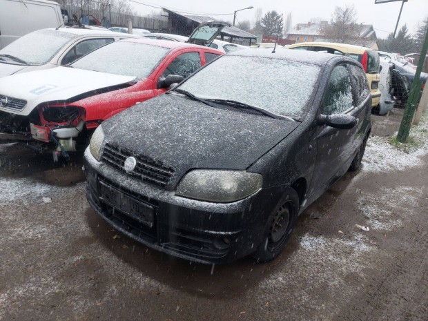 Fiat Punto 2 karossz�ria elemei fekete