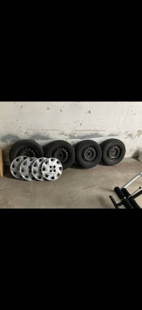 Fiat Punto 2 lemezfelnik t�ligumival