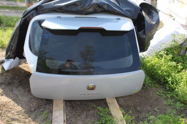 Fiat Punto Abarth Csomagtrajt resen, szlvdvel (229.)
