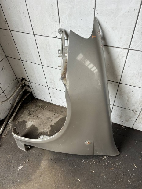 Fiat Punto II 2 bal s�rv�d� ez�st 