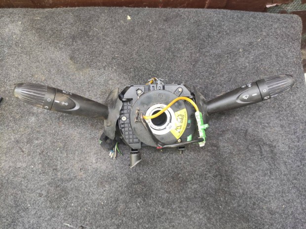 Fiat Punto II (188) korm�nykapcsol� bajuszkapcsol�