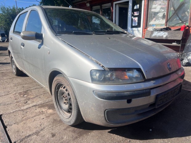 Fiat Punto II (2000) 1.2i 188A5000 Alkatrszek #M3206