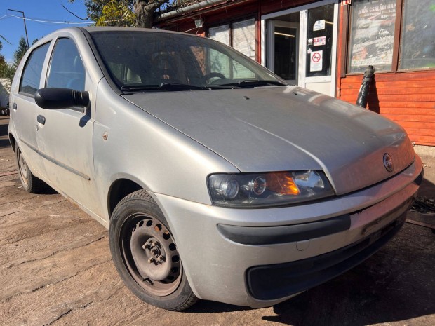 Fiat Punto II (2002) 1.2i 188A4000 Alkatrszek #M1744