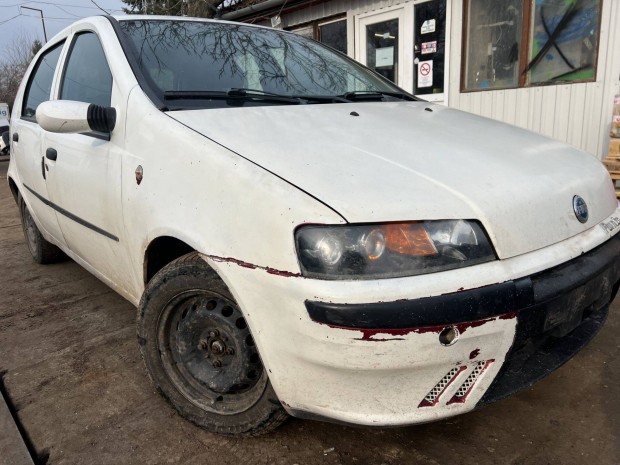 Fiat Punto II (2002) 1.2i 188A5000 Alkatr�szek #M3714