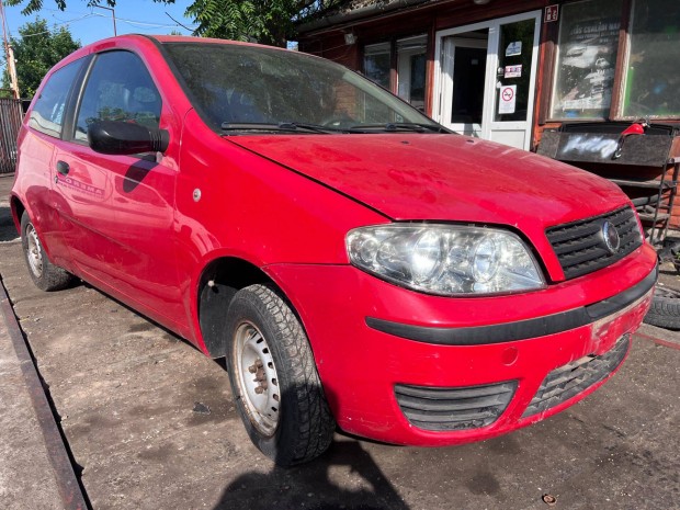 Fiat Punto II (2003) 1.2i 188A4000 Alkatrészek #M2780