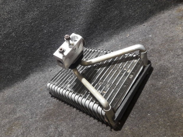 Fiat Punto II gy�ri kl�ma radi�tor / p�rologtat�