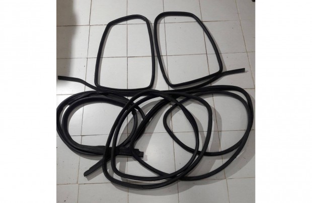 Fiat Punto II gy�ri komplett gumik�der szett