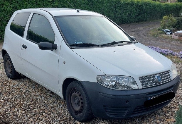 Fiat Punto Van (diesel, kisteher, vonhoroggal)