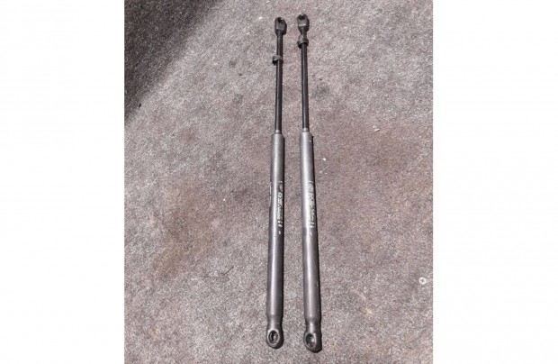 Fiat Punto csomagtr ajt teleszkp pr