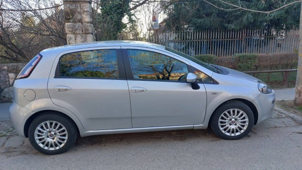 Fiat Punto ez�stmet�l elad�