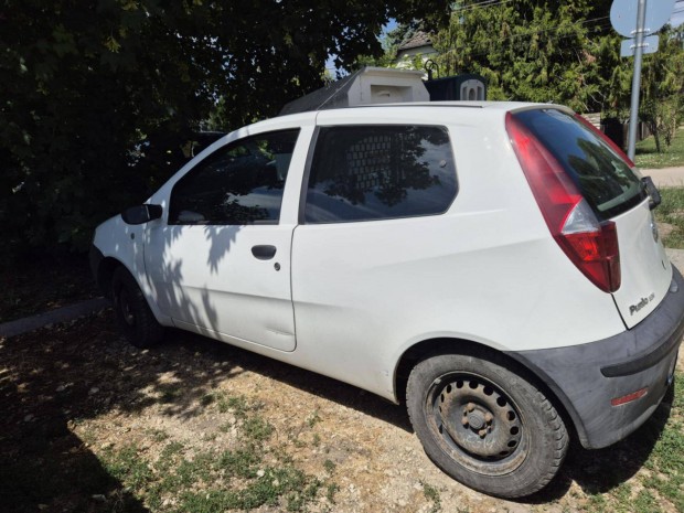 Fiat Punto kishaszongépjármű
