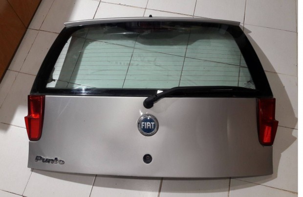 Fiat Punto komplett hts csomagtart ajt