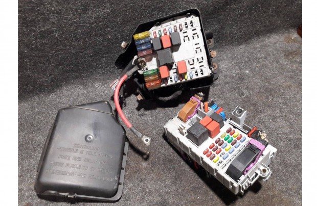 Fiat Punto kls s bels biztostk / rel tbla pr