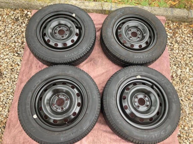 Fiat Punto nyári kerekek komplett 175/70 R14 gumikkal