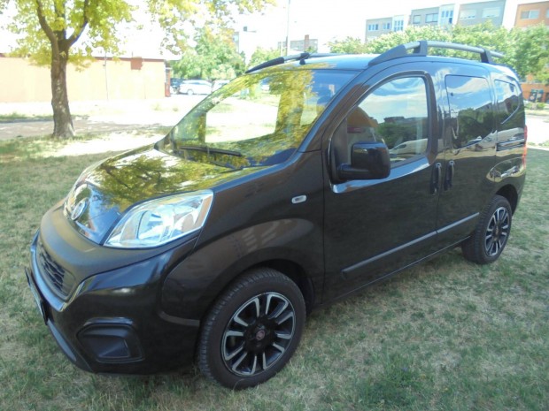 Fiat Qubo 1.4 8V Lounge Szervizkönyves