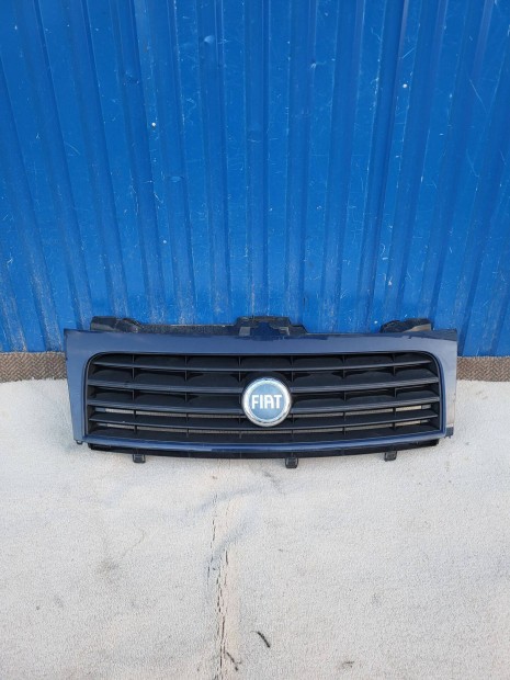 Fiat Scudo gyári 1497652077 első lökhárító hűtőrács kék