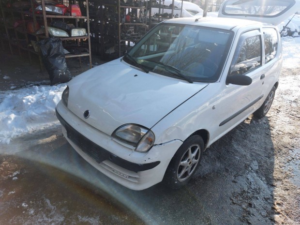 Fiat Seicento karossz�ria elemei