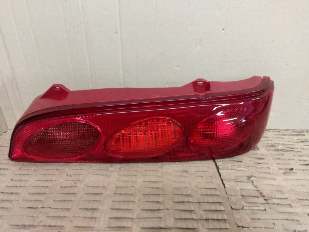 Fiat Seicento utángyártott új, jobb hátsó lámpa, izzó foglalat