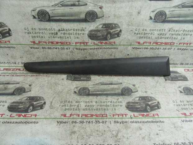 Fiat Stilo 3 ajtós , 735314532 számú, jobb hátsó díszcsík
