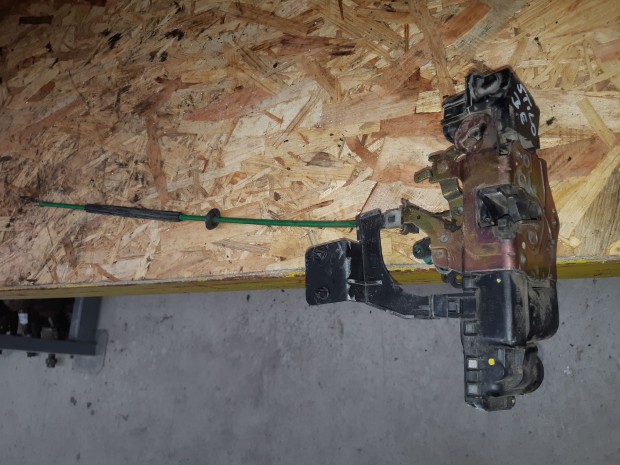 Fiat Stilo Bal Els� Ajt� Z�rszerkezet + K�zpontiz�r Motor