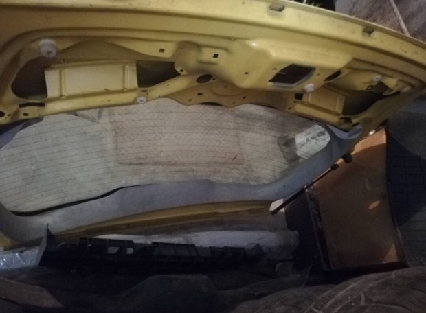 Fiat Stilo h�ts� ajt� burkolatok egyben is