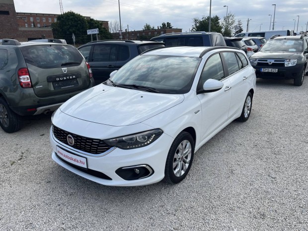 Fiat Tipo 1.6 Multijet Lounge LED/Navi/DAB/Kamer