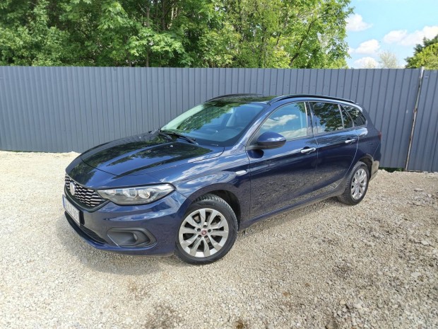 Fiat Tipo 1.6 Multijet Lounge TCT Alufelni. LED...