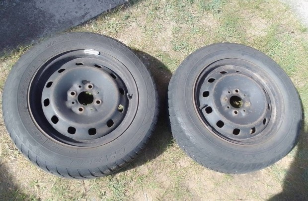 Fiat acélfelni 4x98/14" 2db felni áron, régi téli gumikkal szerelt