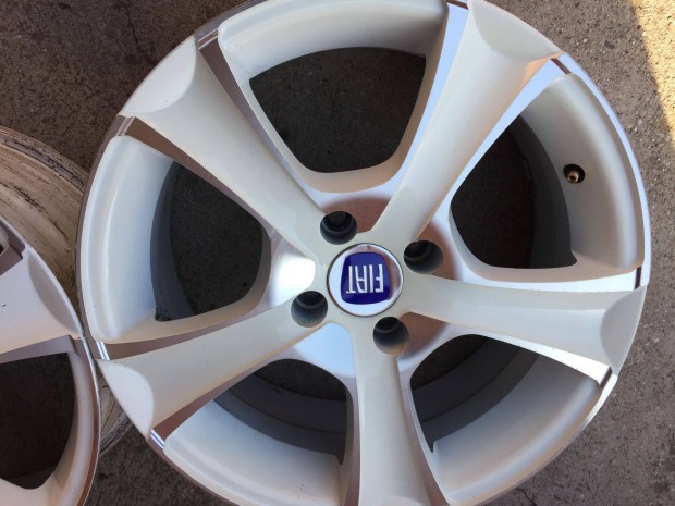 Fiat alufelni 16 colos újszerű eladó!
