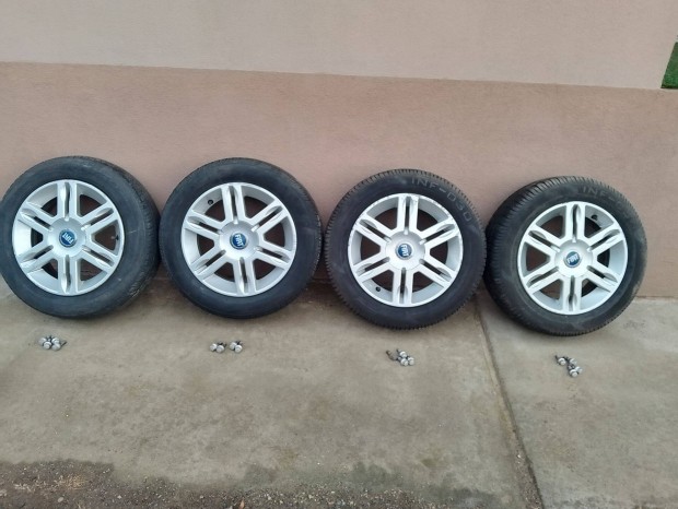 Fiat alufelni nyári gumival