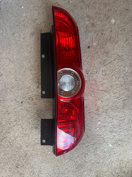 Fiat dobl� h�ts� l�mpa jobbos