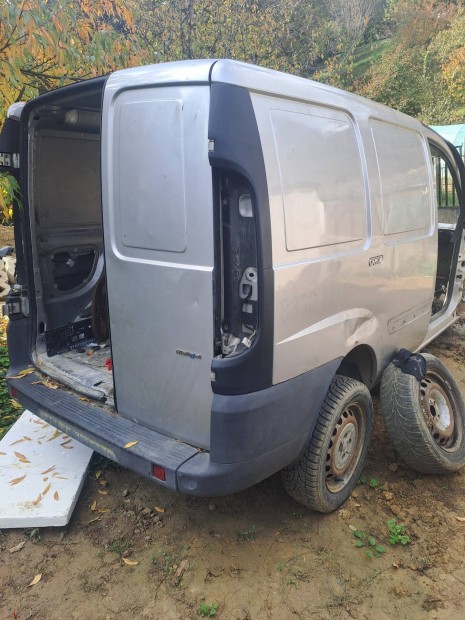 Fiat doblo karosszéria vágható vagy egyben