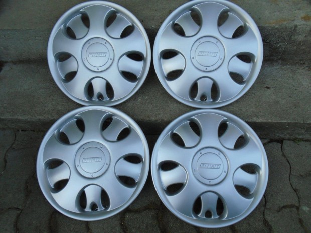 Fiat gyri 14" dsztrcsa garnitra elad