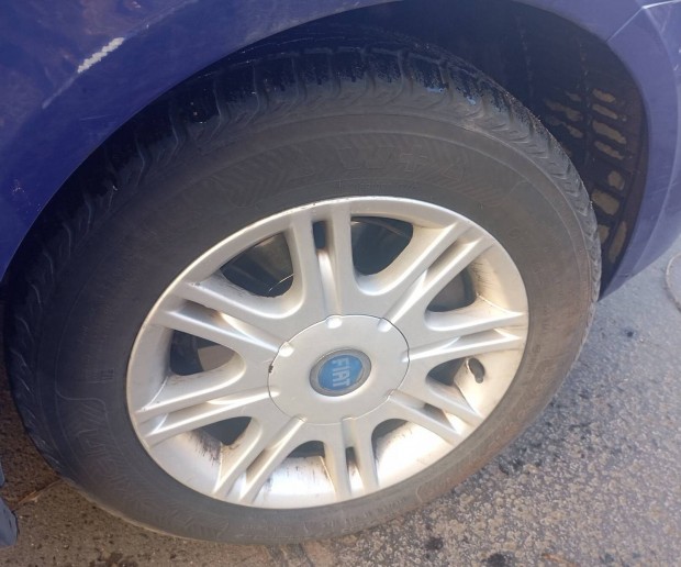 Fiat gyári alufelni 4db komplett kerék15"