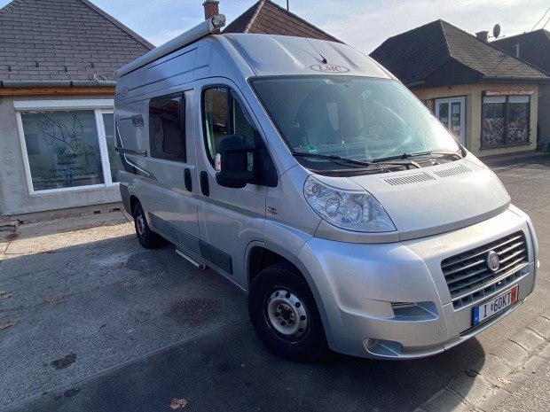 Fiat lakaut elad
