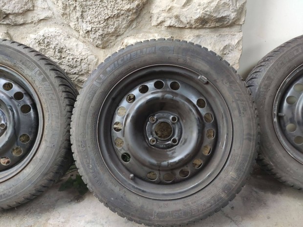 Fiat lemez felni + michelin Alpin4 tli gumi elad