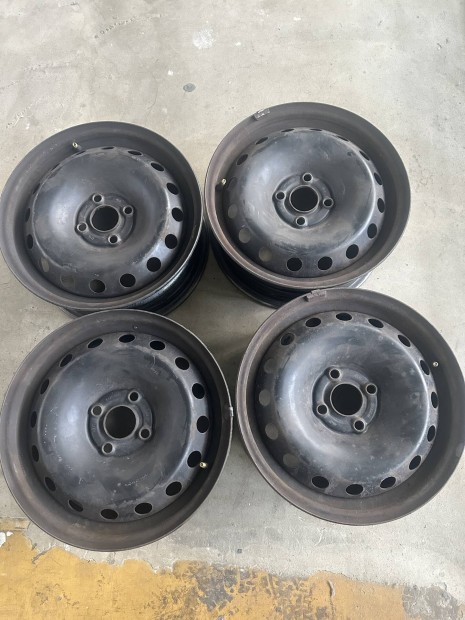 Fiat lemezfelni 15"