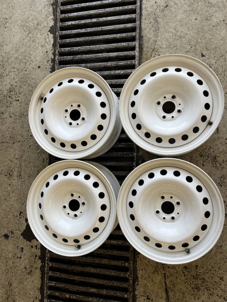 Fiat lemezfelni 16 coll