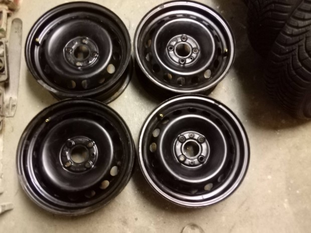 Fiat lemezfelni garnitra 14 "-os mret 