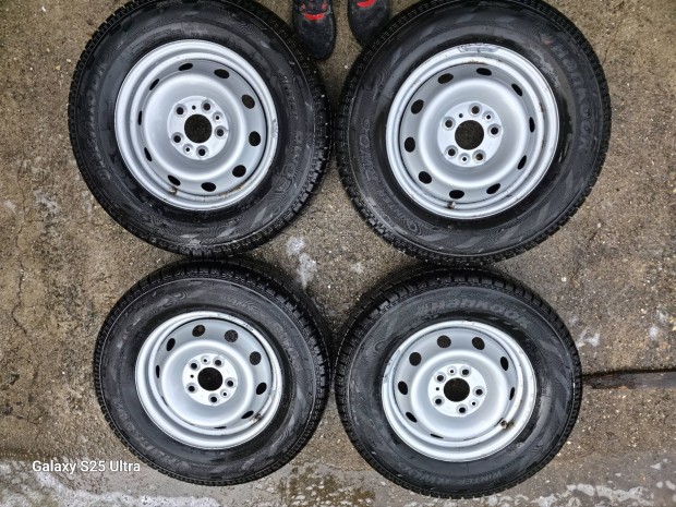 Fiat peugeot citroen kisteher autó felnik gumikkal 5x118 215/70R15C