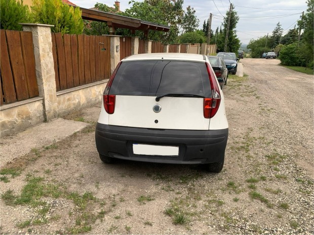Fiat punto 3 ajts karosszria elemek