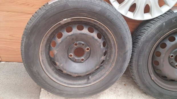 Fiat punto felni 4 évszakos gumival