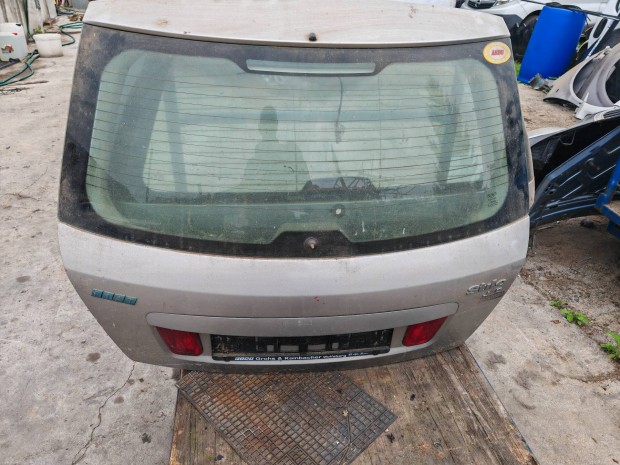 Fiat stilo csomagtér ajtó 2001 től 5 ajtós